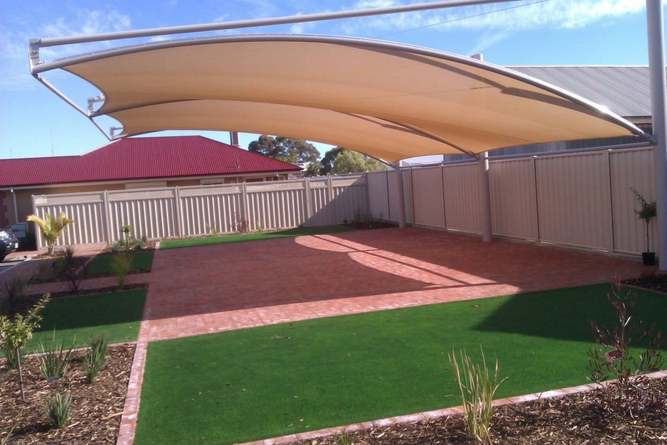 UnderCover Agents Pic 1 - Cantilever Shade