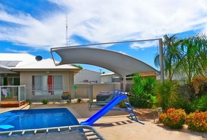 UnderCover Agents Pic 2 - Cantilever Shade