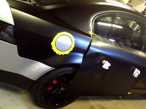 sparkle N wrap Pic 5 - HSV Senator during application of silver to satin black