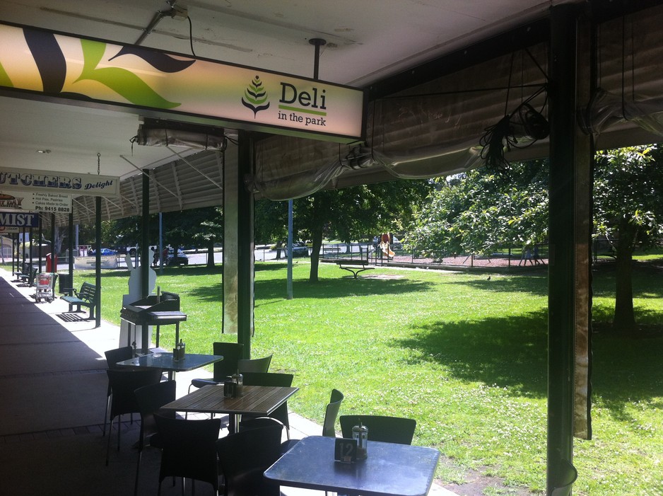 Deli In The Park Pic 1