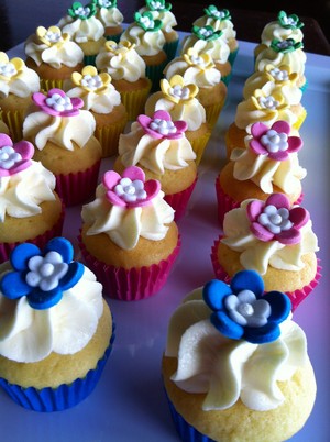 CJ's Wicked Cakes Pic 5 - Sweet little Minis