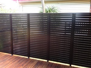 SS Balustrading Pic 5 - Aluminium Slat Privacy Screen