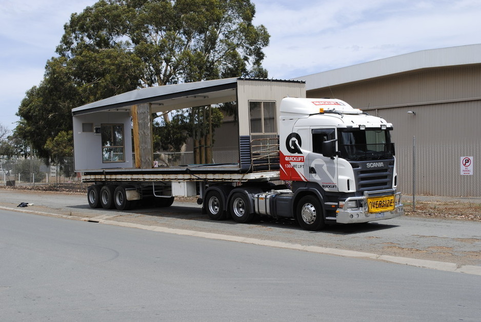 Quicklift Crane Hire Pic 1 - Trucks and Oversize Transport