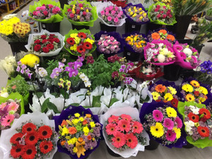 IGA East Victoria Park Supermarket Pic 5 - Flowers