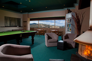 Eagle View Escape Pic 2 - Main guest lounge