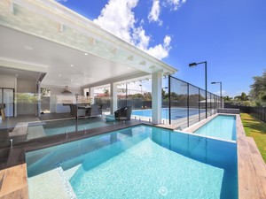 Custom Pools Qld Pic 5 - Luxury Pool