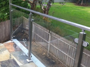 Red Hill Glass Pic 5 - Stainless Steel and Glass Balustrading