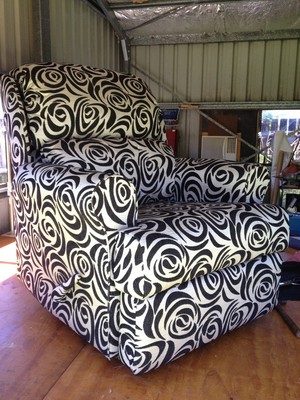 Paulie's Upholstery Pic 5