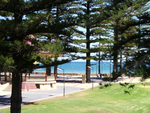 Grandview House Apartments-Glenelg Pic 4 - Colley Reserve and Glenelg Beach