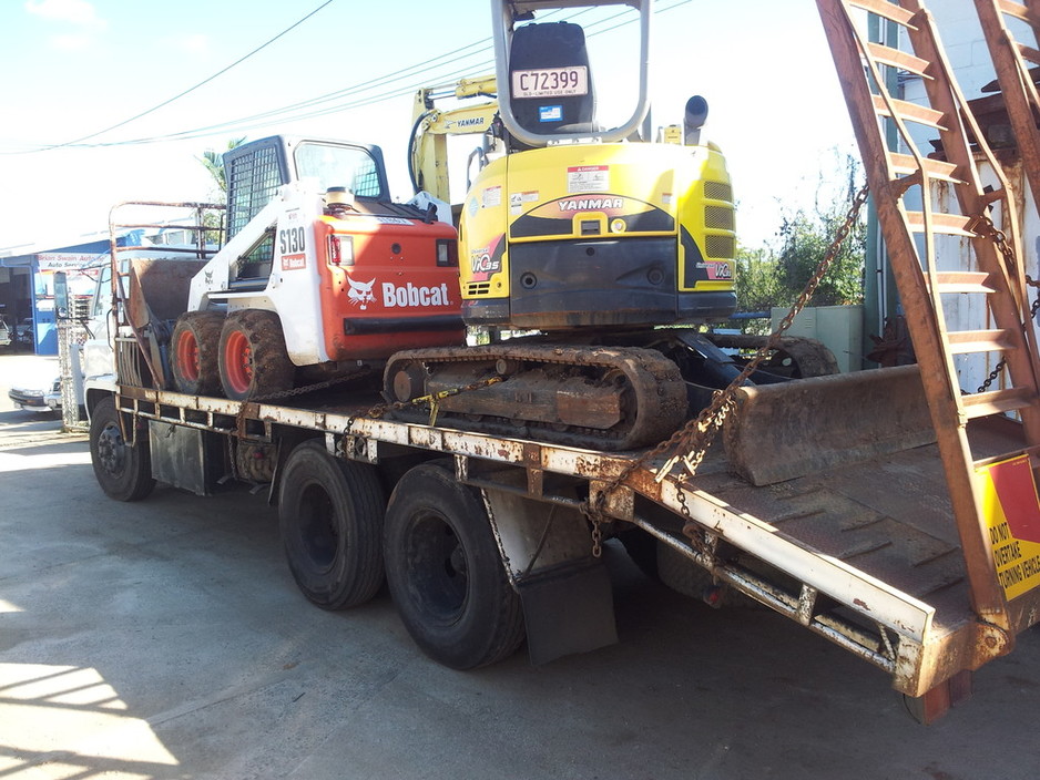 Harrington Bobcat Hire Pty Ltd Pic 1 - 35t Combo