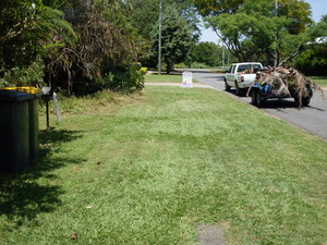 MowJo Mowing And Landscaping Pic 2 - piling up the trailer to take a load to the tip