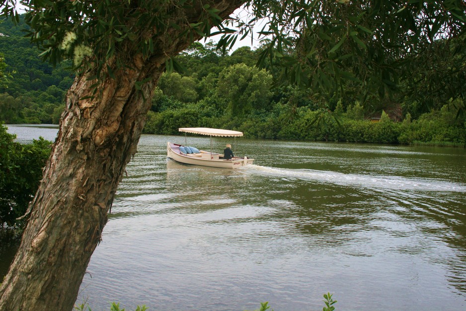 Classic Picnic Boat Pic 1 - The Melly Cherry