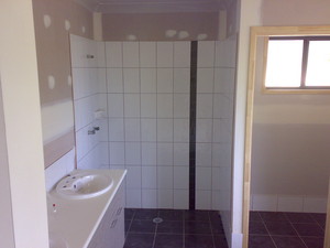 Urban Tiling Pic 3 - Bathroom walls