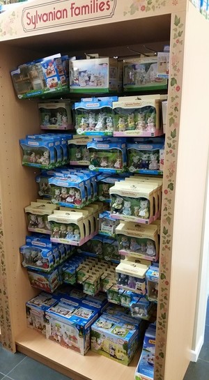 MAC Hobbies and Toys Pic 2 - Sylvanian Families