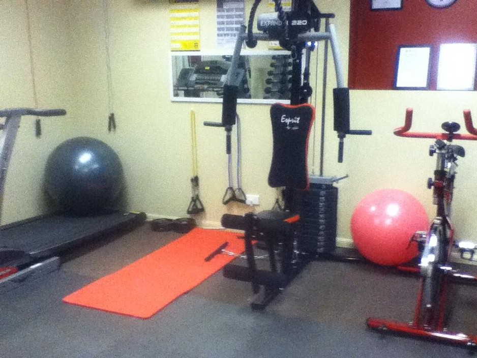 Davfit Training Services Pic 1 - Treadmill Spin bike Resistance bands Pin loaded machines 100 kg resistance