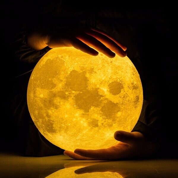 Ultimate Moon Lamps Pic 1