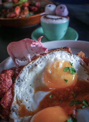 Bar Contessa Pic 5 - Eggs and Bacon the Pig