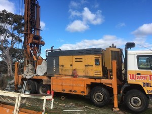 Stick It Engineering Pic 3 - Repairing a drill rig on site