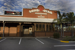 Lone Star Steakhouse & Saloon Pic 3