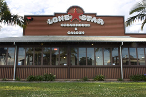 Lone Star Steakhouse & Saloon Pic 2