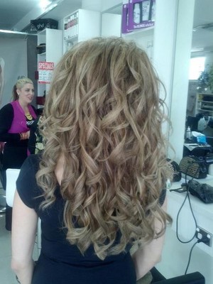 Hairperfection by helen Pic 3 - Glamour Curls