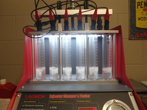 Fuel Specialised Mobile Mechanical/EFI Service Pic 2 - Fuel injection Flow testing