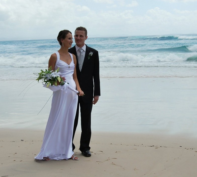 Aasta Photography Pic 1 - Married by the beach