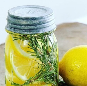 Lemon Scented Cleaning Pic 4 - Fresh Vaporiser Lemon Thyme And Vanilla And Add A Lemon Ccent To Your Home