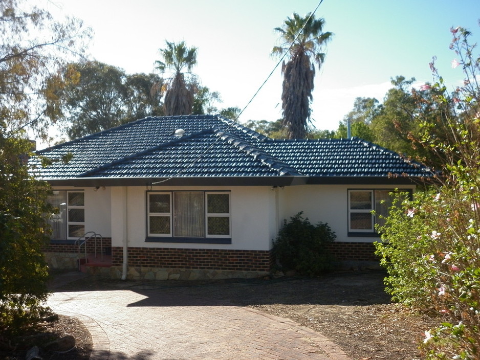 Inspired Roof & Gutters Pic 1