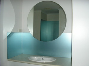 Australind Glass Company Pic 3 - Bathroom Round Mirror with Splashbacks