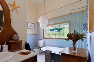 Maleny Wildlife Holiday House Pic 4 - The main bathroom