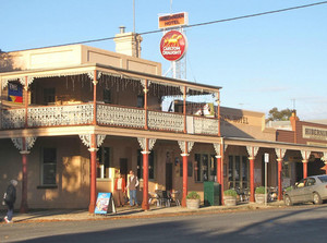 Beechworth Painters Pic 4 - Hibernian Hotel before