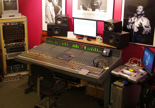 Studio 446 Pic 1 - Control Room and Console Soundcraft DC2000