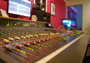 Studio 446 Pic 2 - The Console Soundcraft DC2000