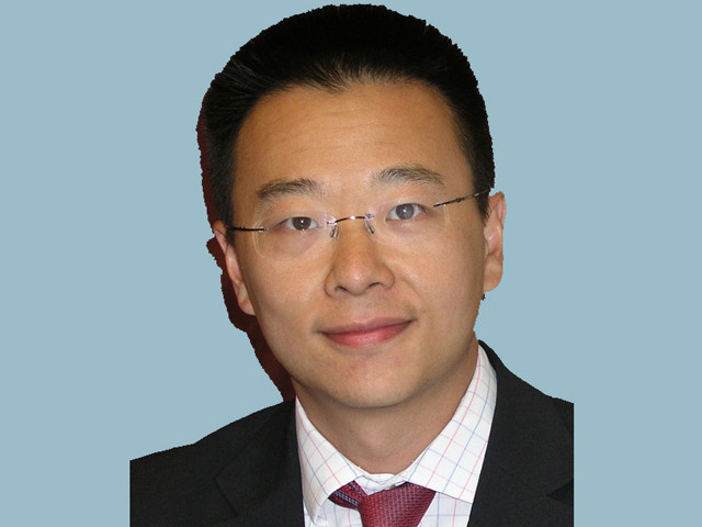 Dr Simon Chen Pic 1