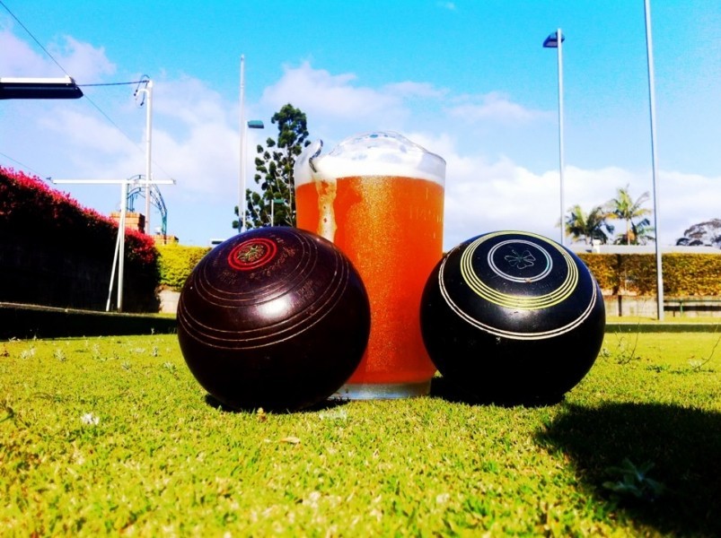 Tamborine Mountain Bowls Club Pic 1 - Beer and bowls at Tamborine Mountain Bowls Club