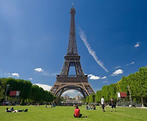 Travel Hotels & Lifestyle Pic 2 - Paris