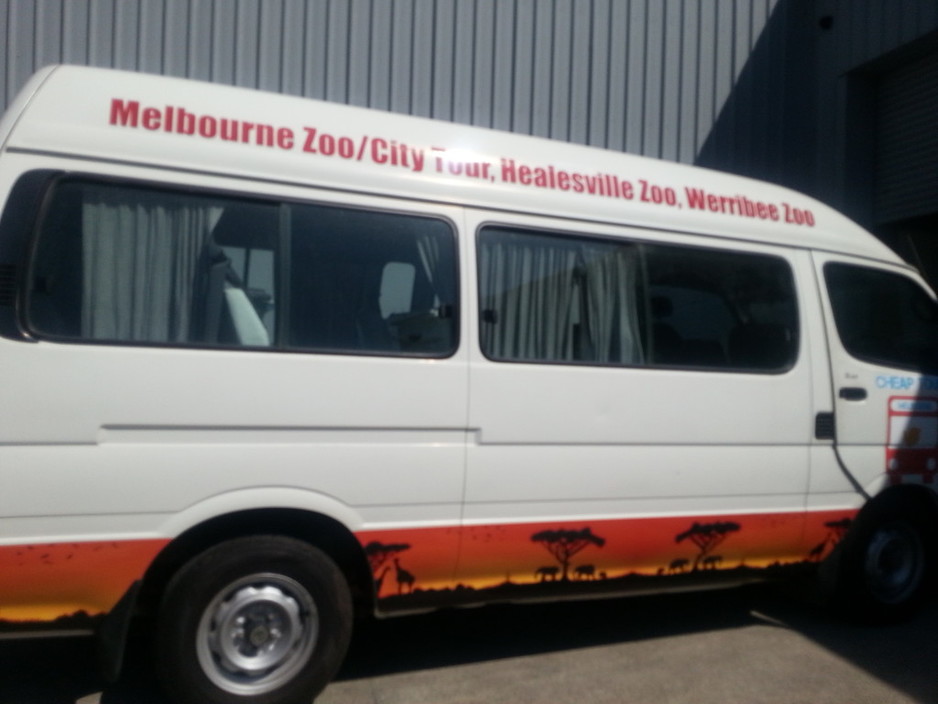 WYNDHAM AIRPORT SHUTTLE Pic 1 - 11 Seats in comfortable air conditioning