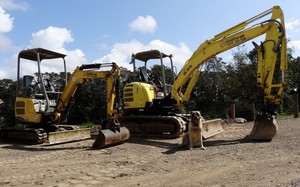 Suncoast Excavator Hire Pic 3 - 17 ton and 5 ton Yanmar excavators ready for you to drive