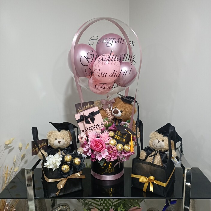 Aeda Flower Bouquets Pic 1 - Graduation Hampers or the like