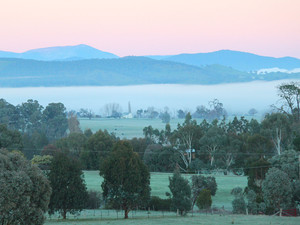 River Farm Lodge Pic 3 - Panoramic Mountain Views