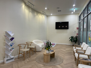 Adjusting to Health Chiropractic Pic 3 - Reception area