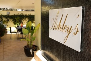 Ashley's Restaurant Pic 4