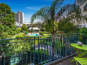 VICPROP Pic 2 - 4108 Southbank Blvd An Oasis In Southbank