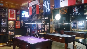 Bar Centrale Pic 2 - The pool tables