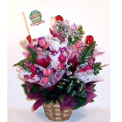 Candy Bouquet Pic 1 - roses and chocolates too