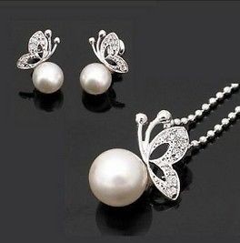 Wedding Day Bliss Pic 1 - Butterfly Rhinestone Faux Pearl Necklace Earring Set