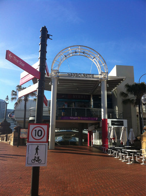 Harbourside Shopping Centre Pic 4 - Harbourside by day