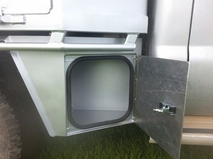 Simon Built Pic 5 - Custom replacement tray with built in toolboxes and drop down sides for a F250