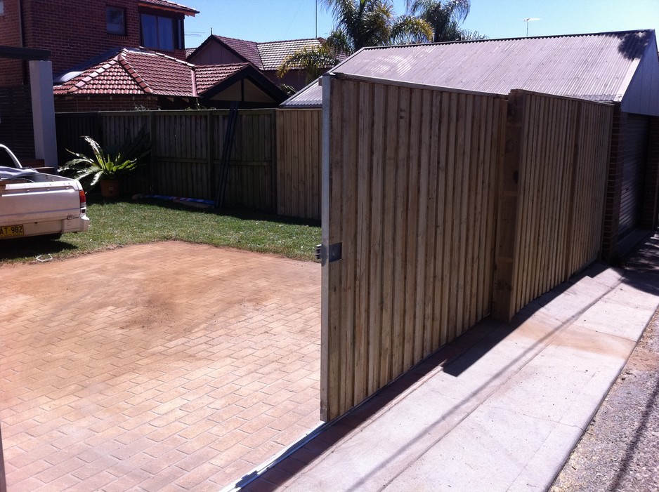 SFG- SYDNEY FENCING & GATES Pic 1 - Lapped and Capped sliding gate